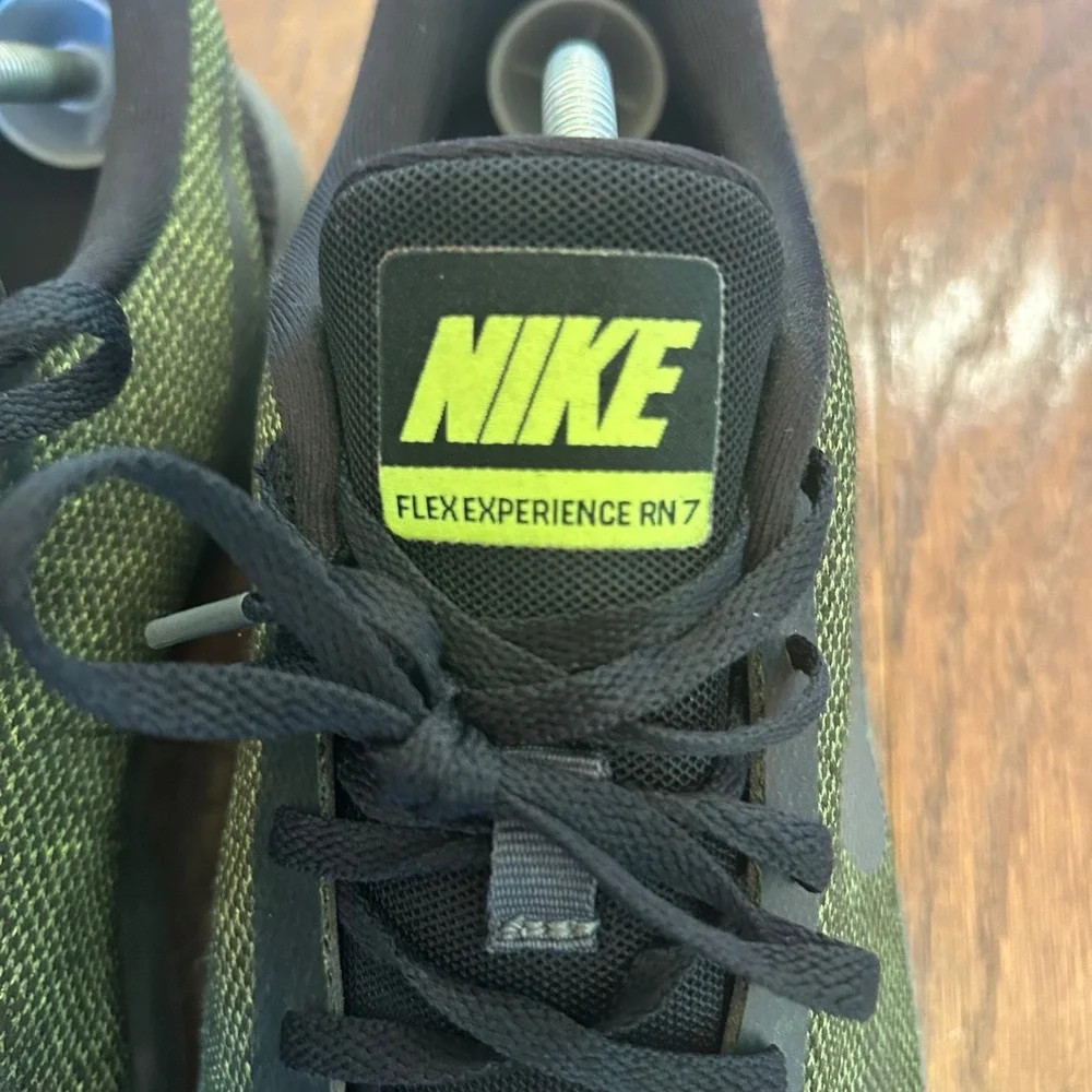 Nike Flex Experience RN 7 Running Shoes Mens Olive Black Volt 908985-005 Size 12